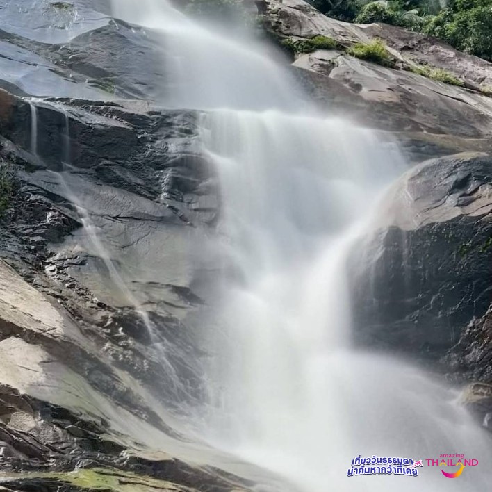 น้ำตกกระโรม สวรรค์สีเขียว