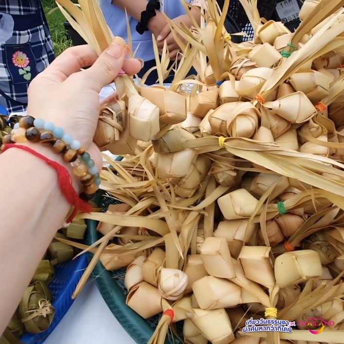 สัมผัสบุญใหญ่แห่งปี ที่ วัดสังกัสรัตนคีรี อุทัยธานี