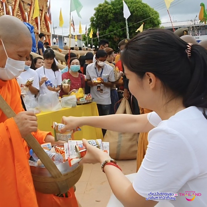 สัมผัสบุญใหญ่แห่งปี ที่ วัดสังกัสรัตนคีรี อุทัยธานี