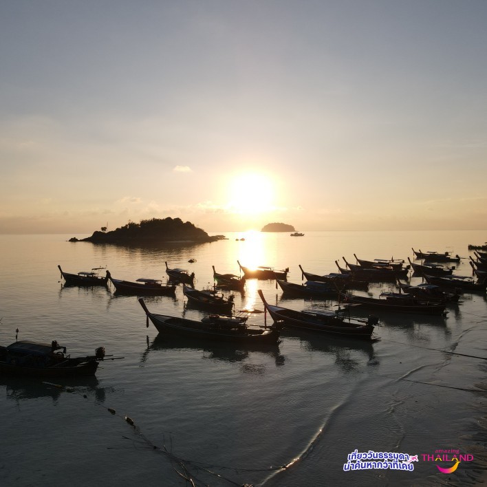 แสงยามเช้าที่เกาะ Lipe